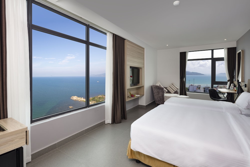 Premium Room, Sea View - Photo 12