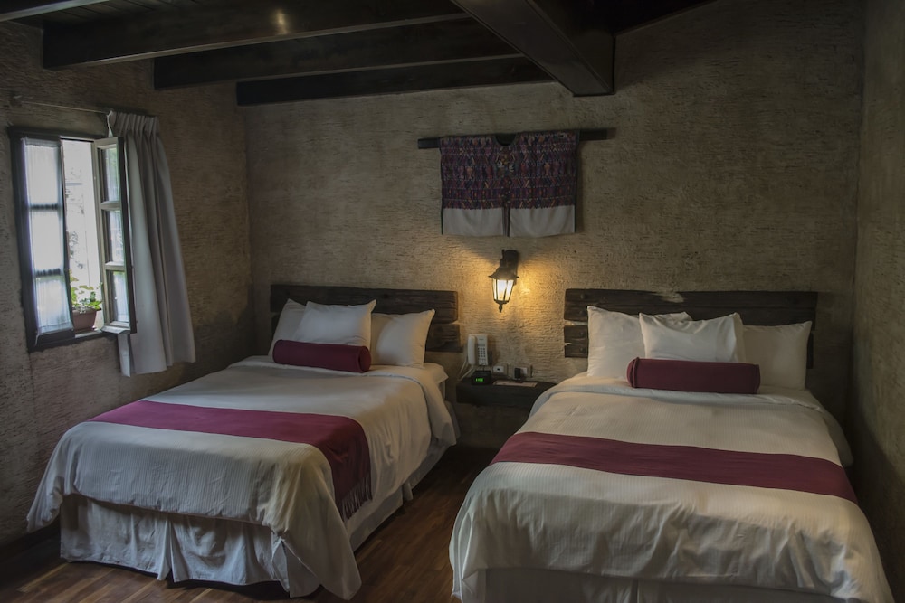 Deluxe Room, 1 King Bed with Sofa bed photo 2