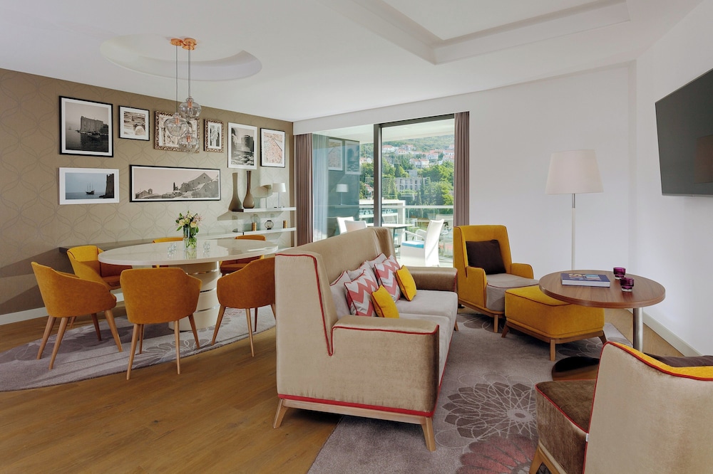Suite, 1 Bedroom, Sea View thumbnail 6
