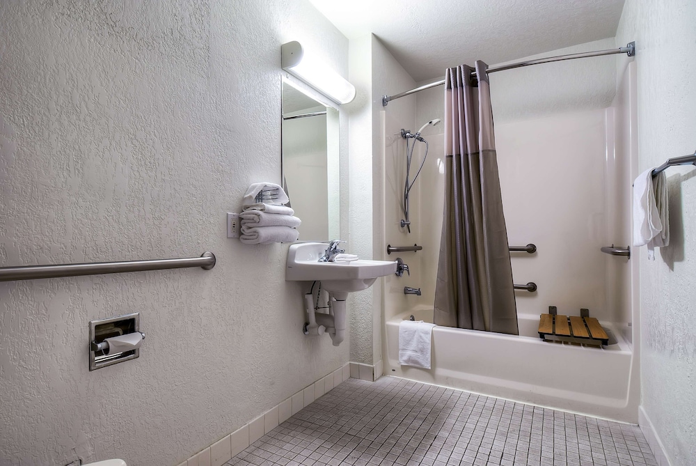 Deluxe Room, 2 Double Beds, Accessible, Non Smoking