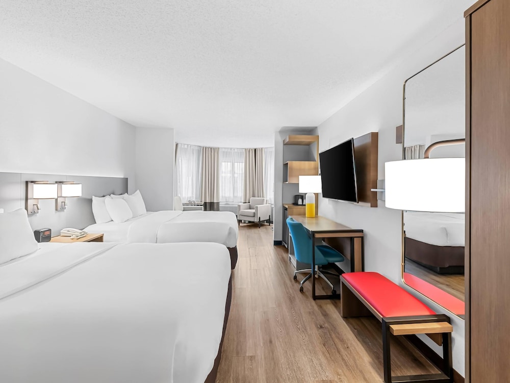 Suite, Multiple Beds, Non Smoking photo 1