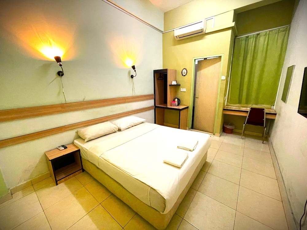 Deluxe King Room with City View