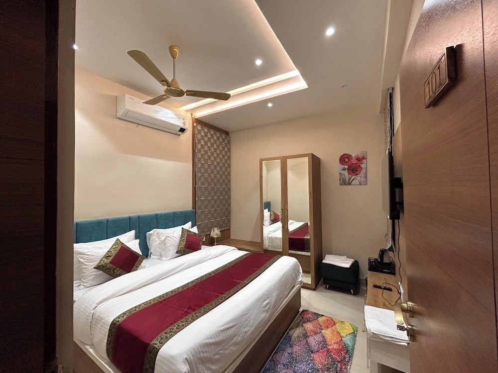 Deluxe Room without balcony - 101