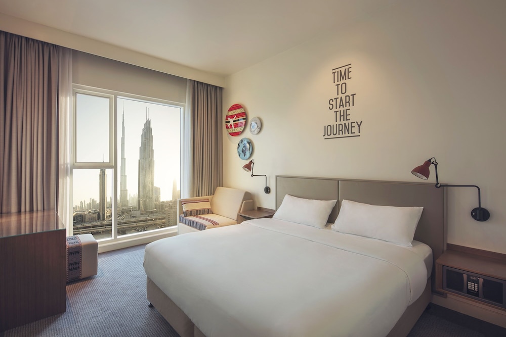 Rover Room Burj View - Free Shuttle Bus To The Beach & Dubai Mall