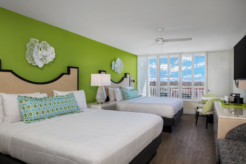 Room, Partial Ocean View (2 King Beds) photo 1