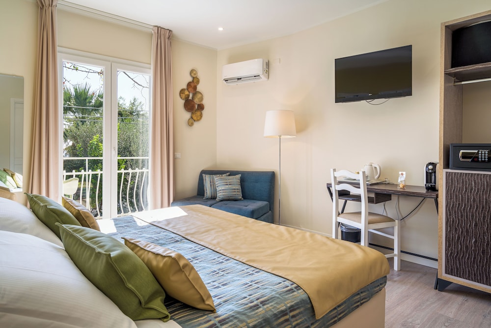 Superior Double or Twin Room with Sea View
