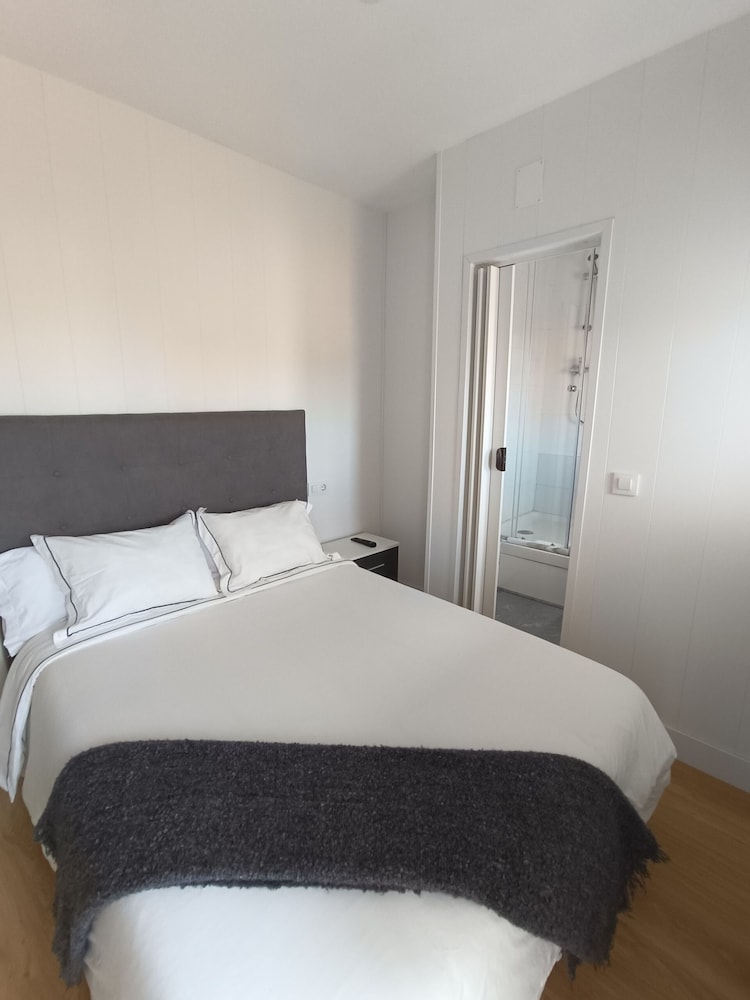 Habitación Doble Básica con Baño Privado