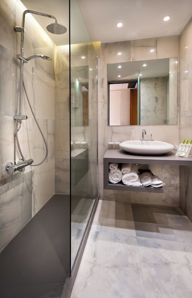 Superior Double or Twin Room, Balcony - Photo 12
