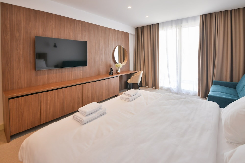 Junior Studio Suite, Beachside photo 1