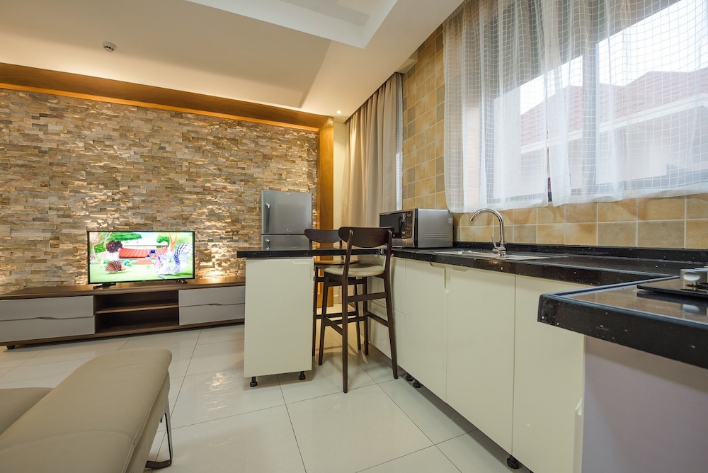 Apartment, 2 Bedrooms - Photo 13