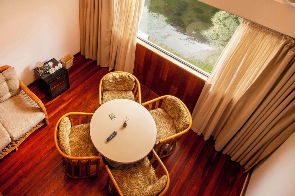 1 King Bed, 2 Level Room, Studio Suite - Photo 6