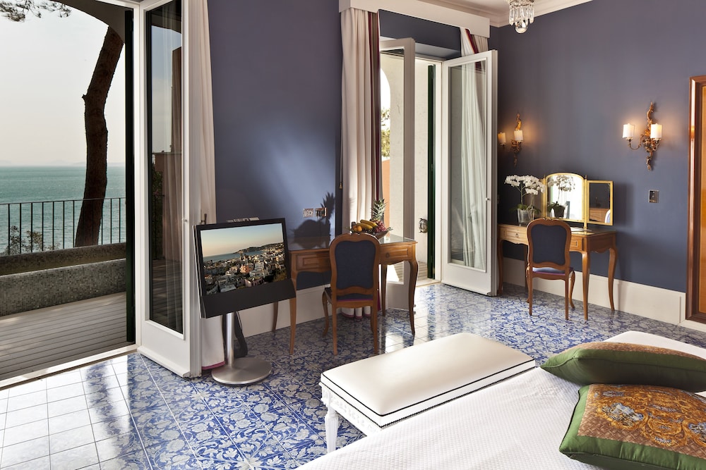 Double Room Royal Executive - Photo 1