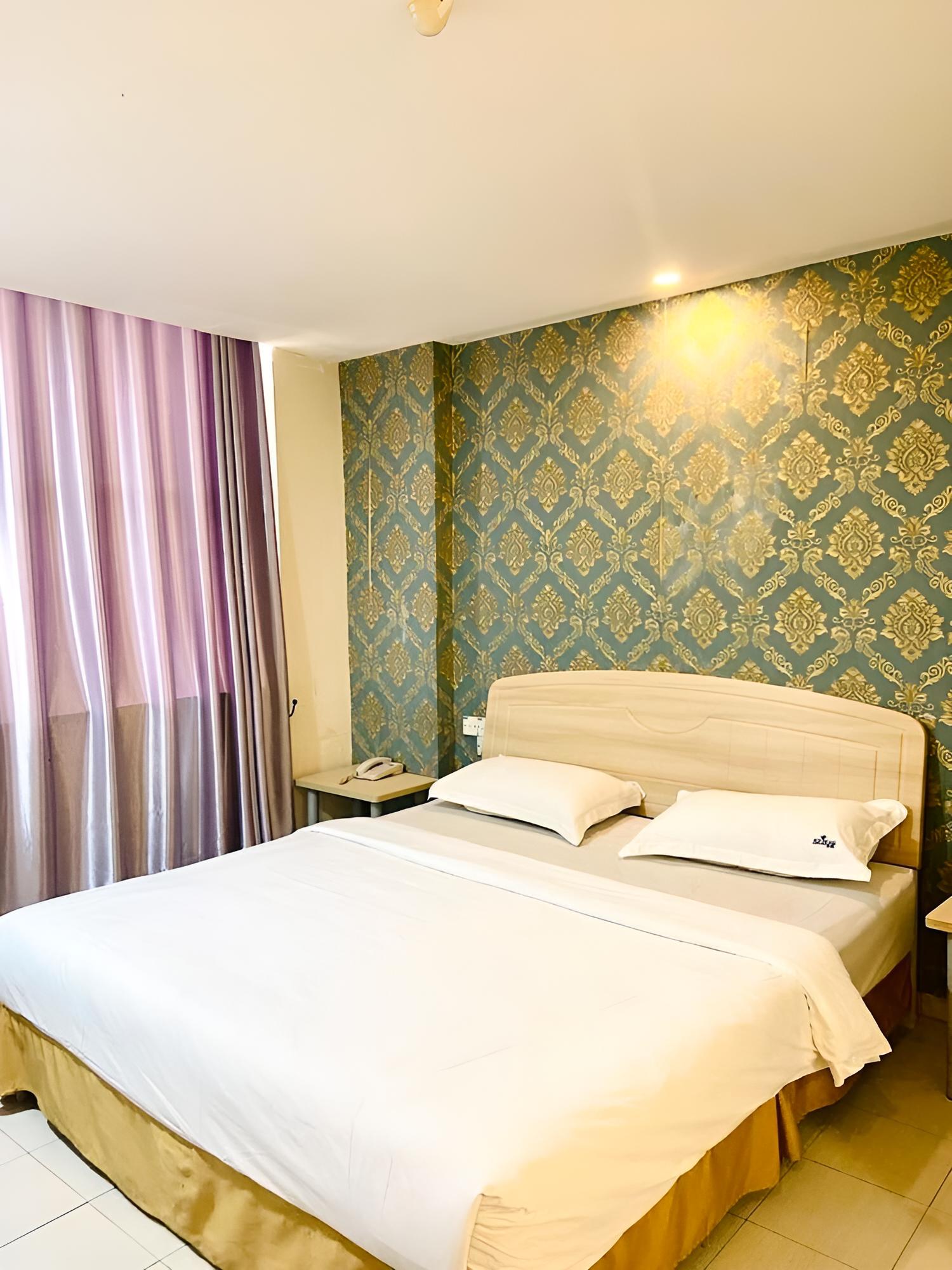 Deluxe Double Room, 1 King Bed photo 1