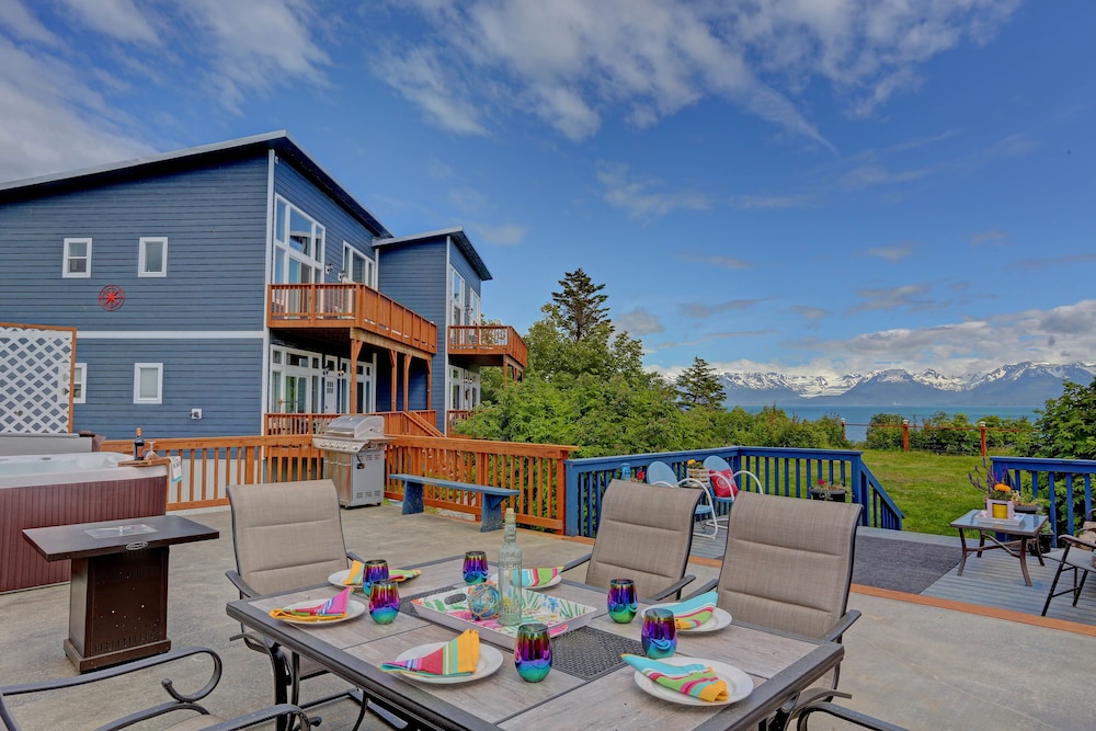 Luxury Penthouse, Multiple Beds, Ocean View photo 2