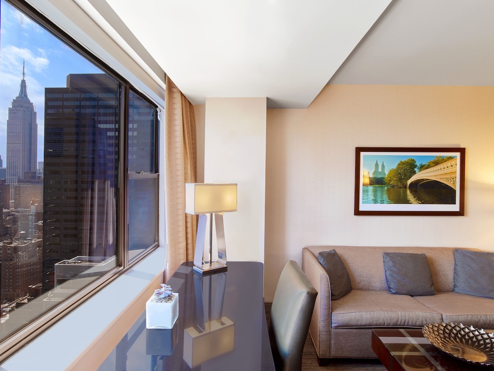 Premium Room, 1 King Bed with Sofa bed thumbnail 6