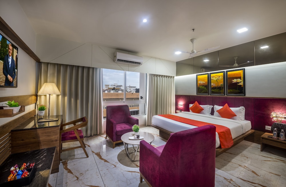Deluxe Room - Photo 3