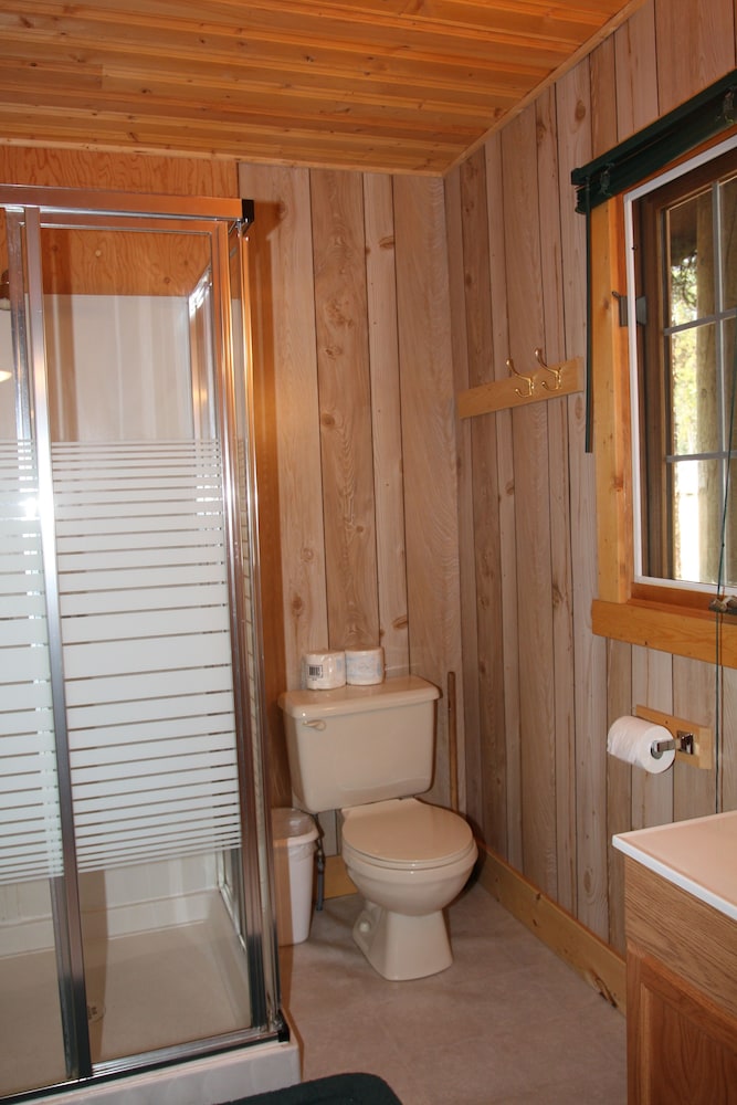 Standard Cabin, 2 Bedrooms (Cabin 4) photo 3
