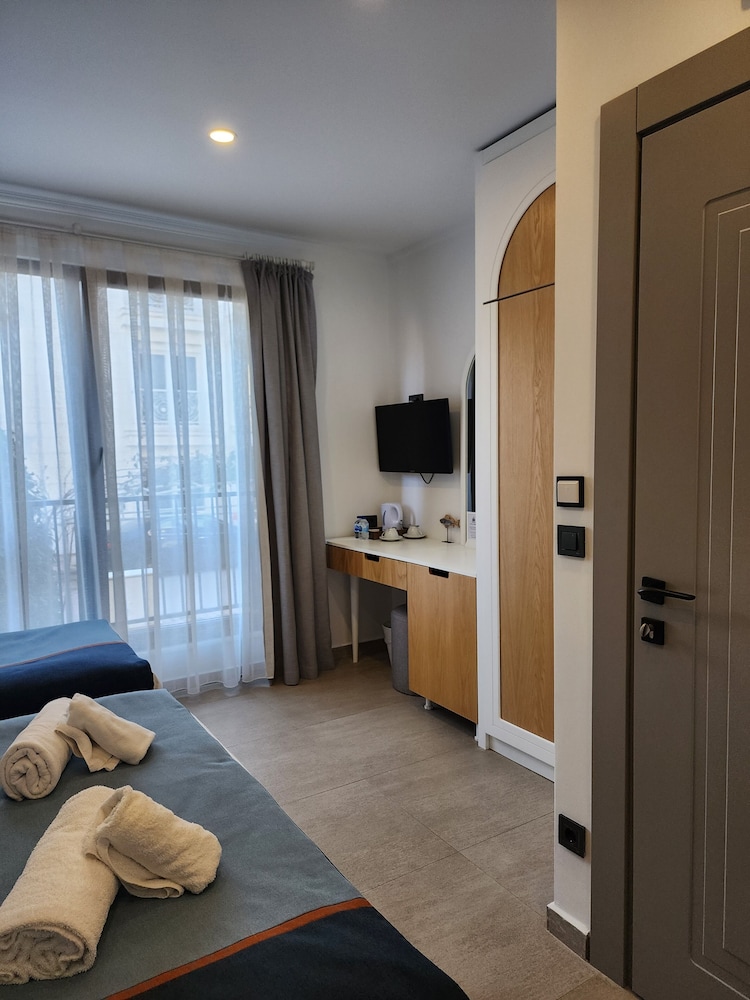 Standard Room, 1 Double Bed, Garden View thumbnail 5