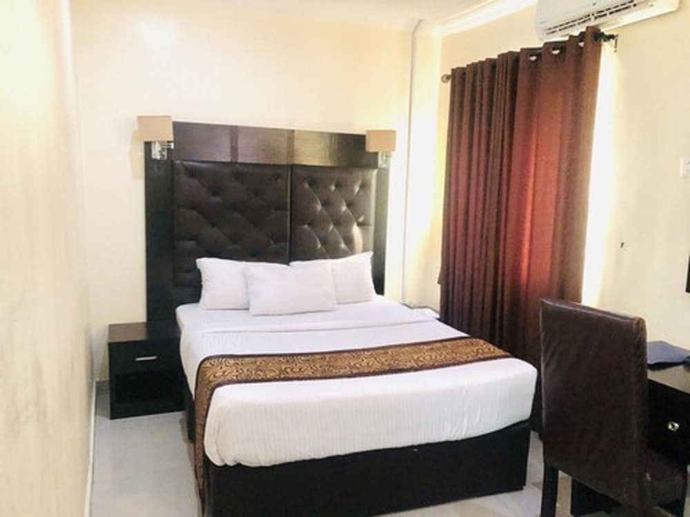Deluxe Room - Photo 3