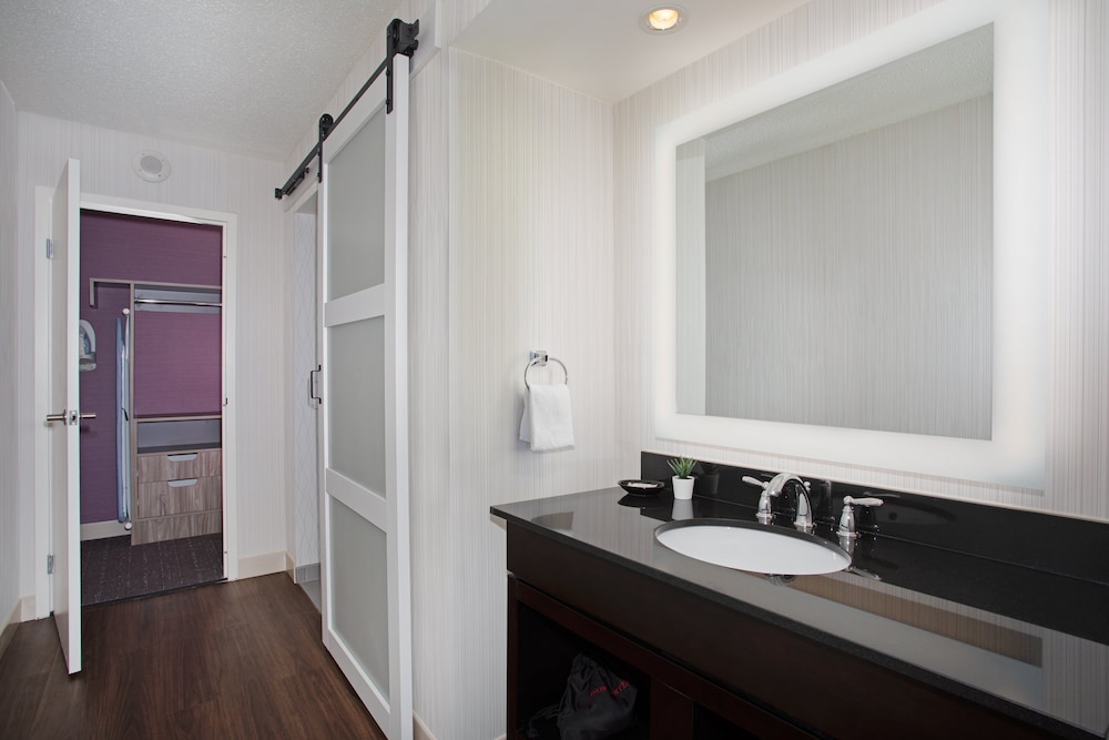 Suite, 1 Bedroom, City View (High Floor) - Photo 6