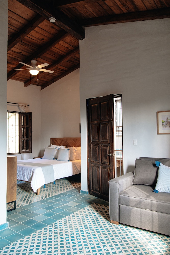 Standard Room, 1 Queen Bed with Sofa bed photo 1
