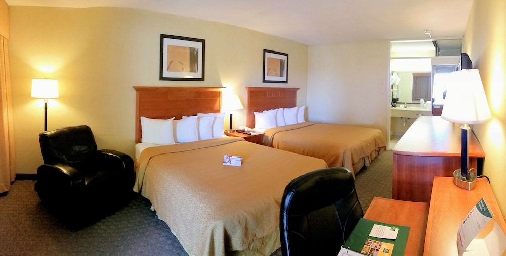Executive Room, 2 Queen Beds, Non Smoking, Courtyard Area - Photo 3