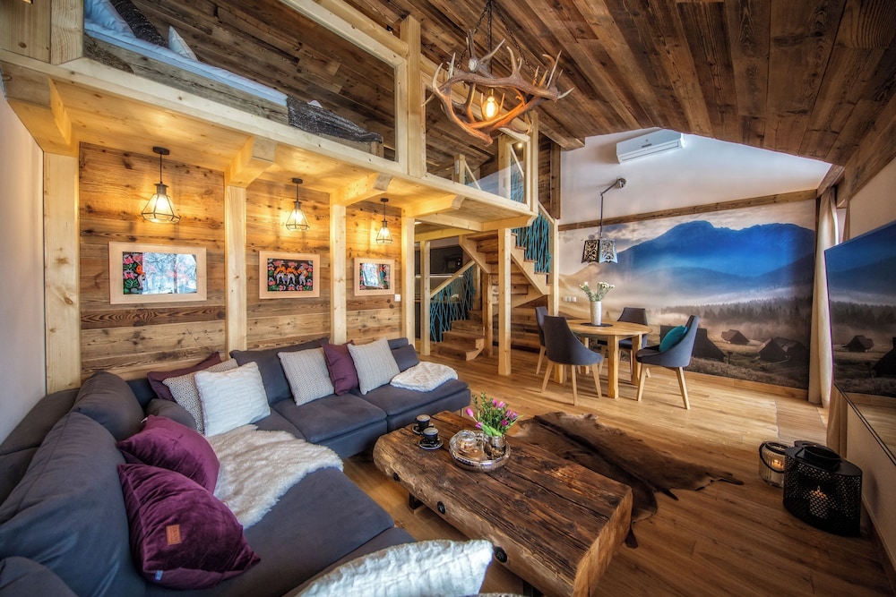 Deluxe Apartment (210 with SPA, Pool access)