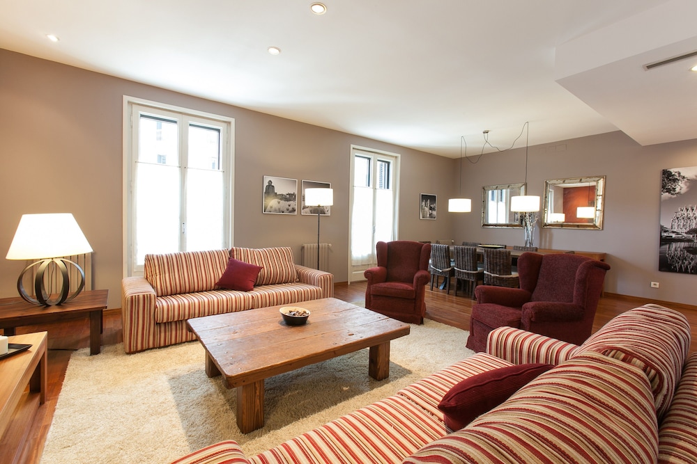Apartamento de lujo, 5 habitaciones (Ronda Universitat 17)
