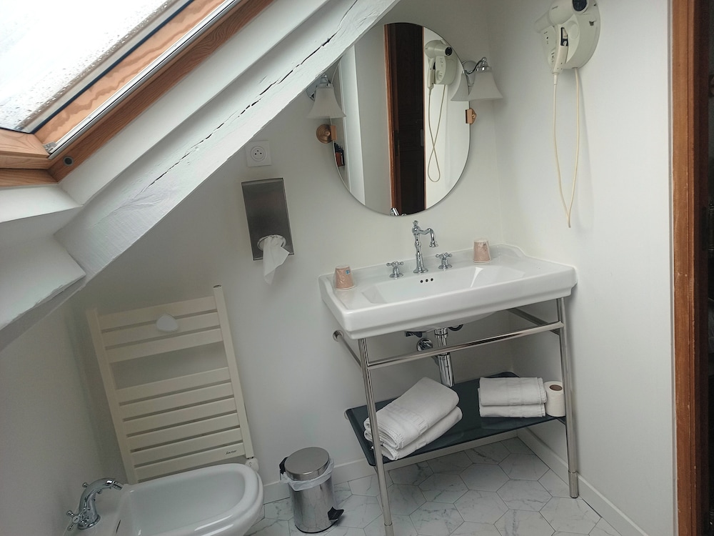 Economy Double Room photo 3