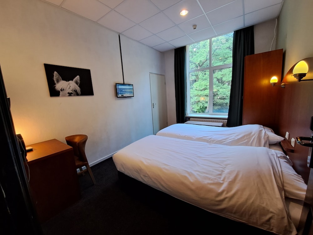 Double Room, 2 Twin Beds photo 2