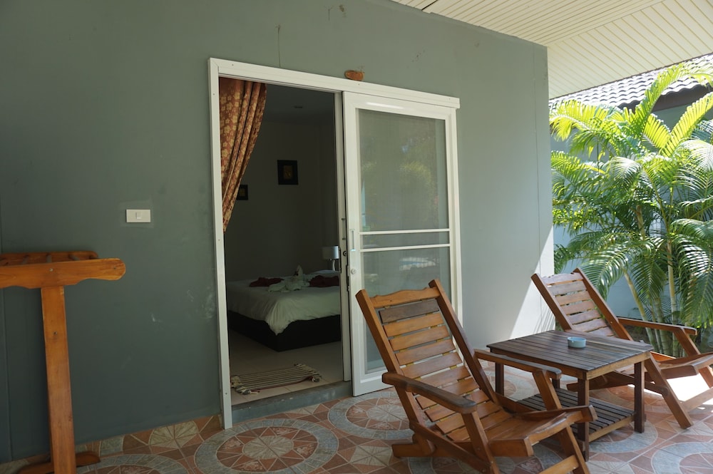 Bungalow Garden View photo 3