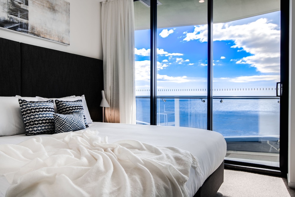 One Bedroom Oceanfront View Apartment
