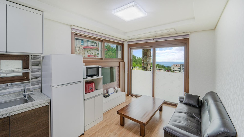 Basic Room, 1 Bedroom (2nadong 101) - Photo 1