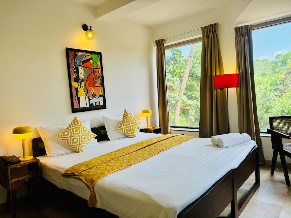 Deluxe Double or Twin Room - Photo 8