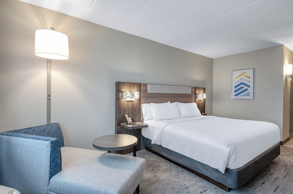 Standard Room, 1 King Bed - Photo 3