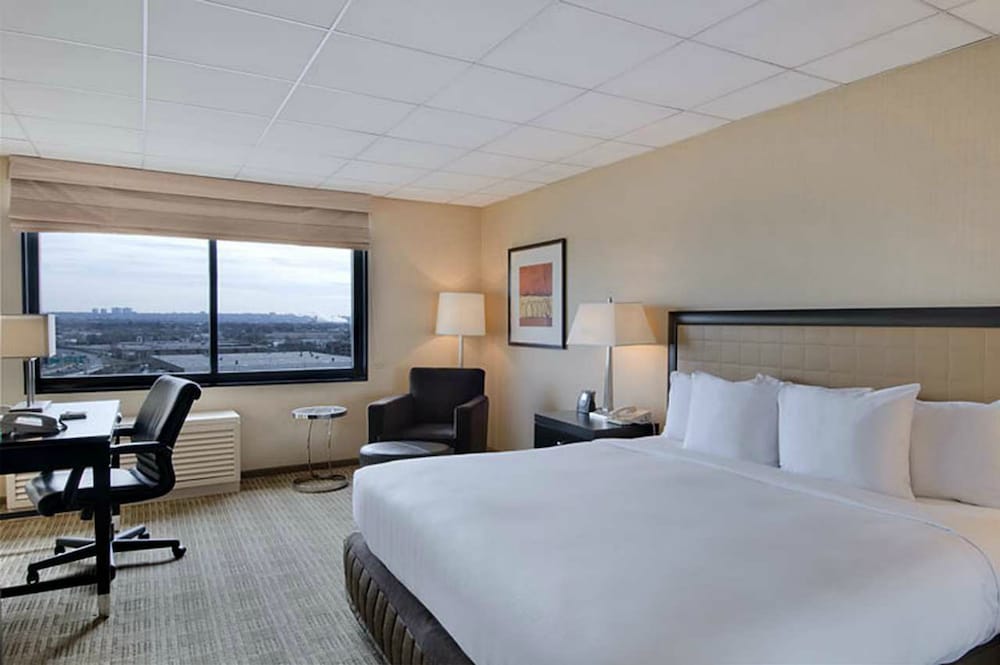 Room, 1 King Bed, Accessible - Photo 1