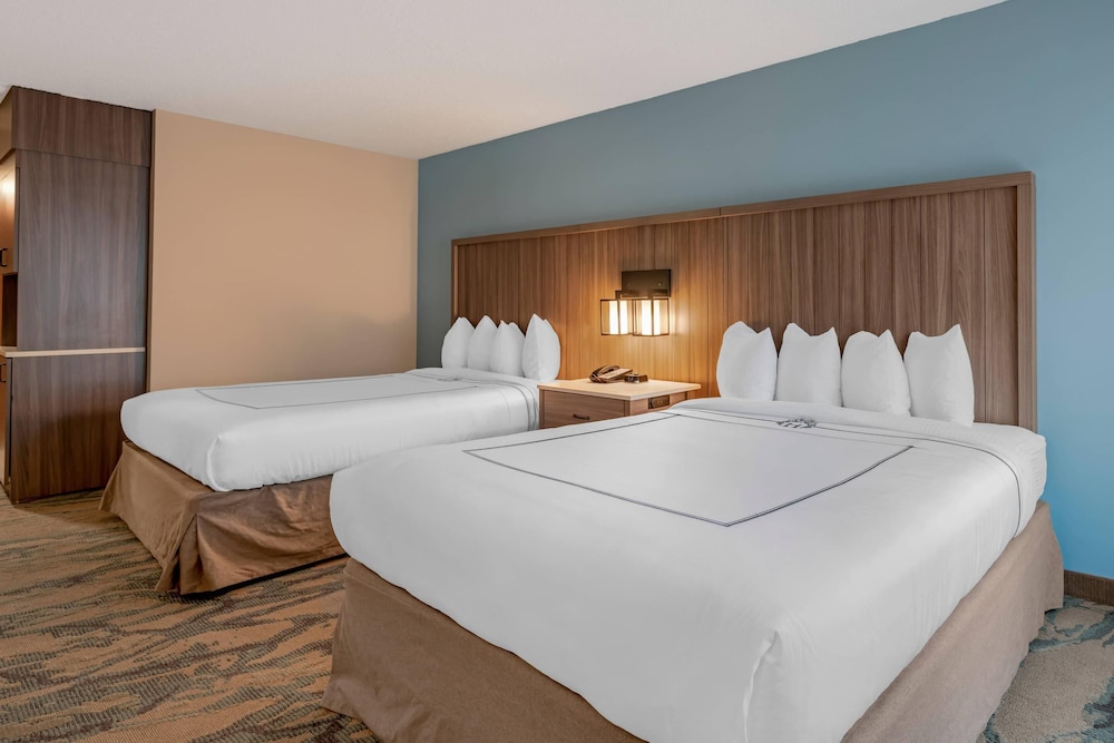 Room, 2 Queen Beds, Accessible, Non Smoking - Photo 1
