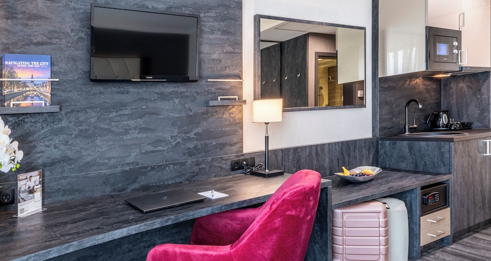 Standard Double Room - Photo 9