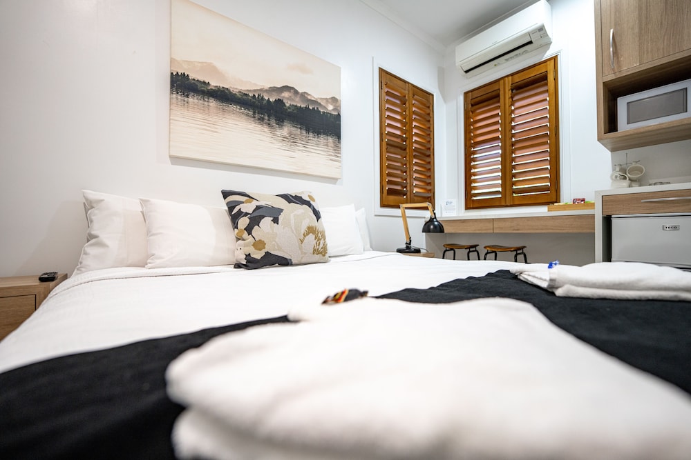 Luxury Studio, 1 Bedroom, Garden View photo 3