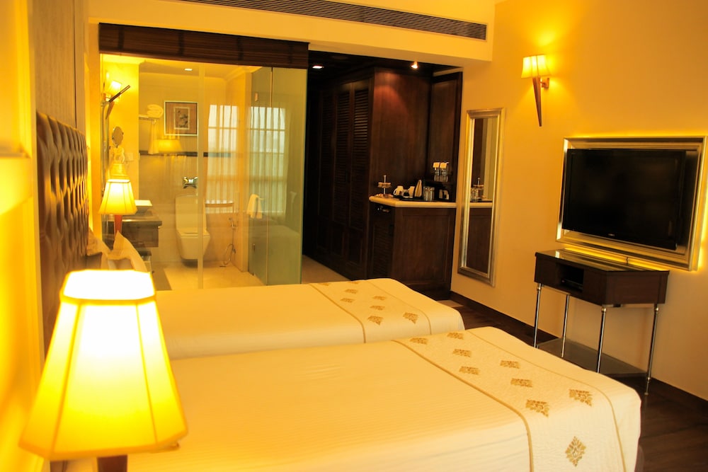 Contemporary Room - Photo 1