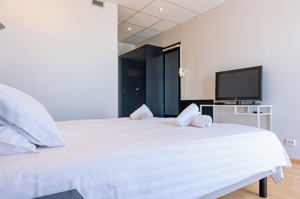 Economy Double or Twin Room photo 3