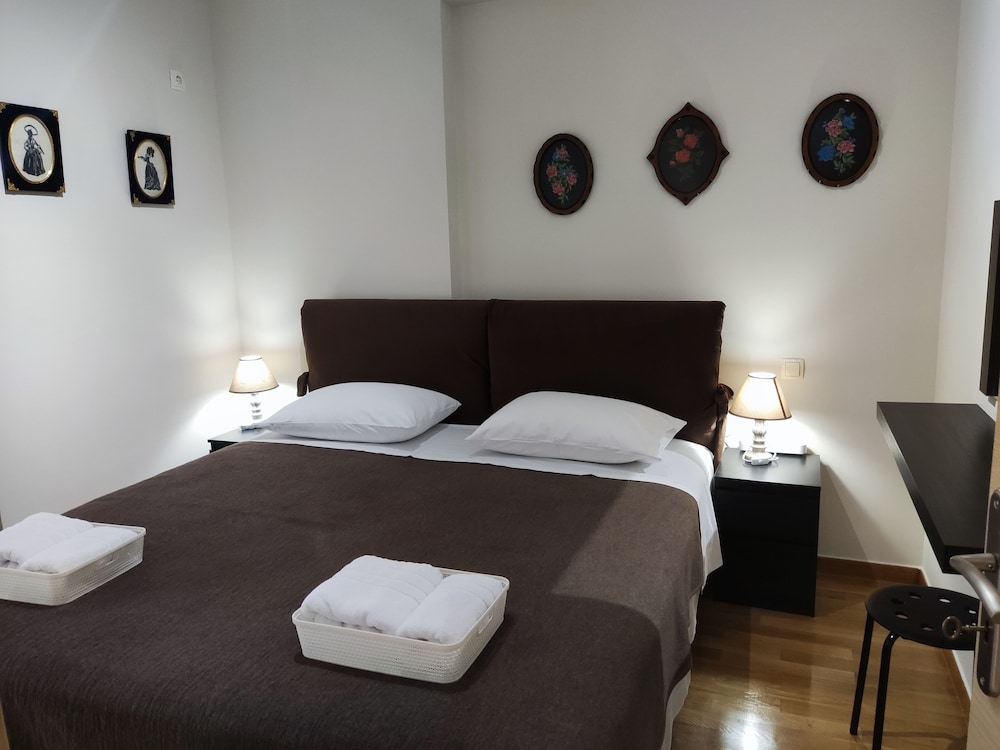 Economy Apartment, 3 Bedrooms, Non Smoking, Private Bathroom (A4) - Photo 11