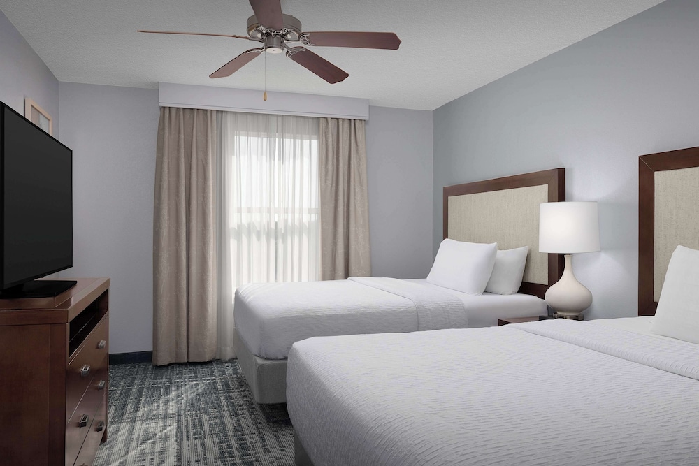 Suite, 2 Queen Beds - Photo 2