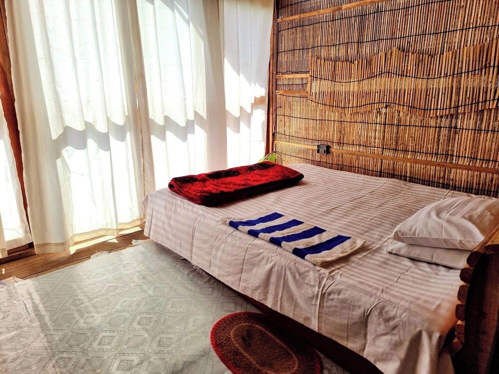 Deluxe Double Room, Hill View photo 2