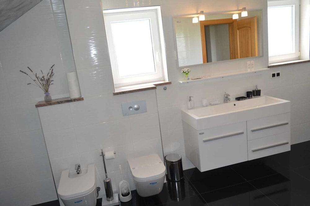 Comfort Suite, 5 Bedrooms, Lake View photo 2