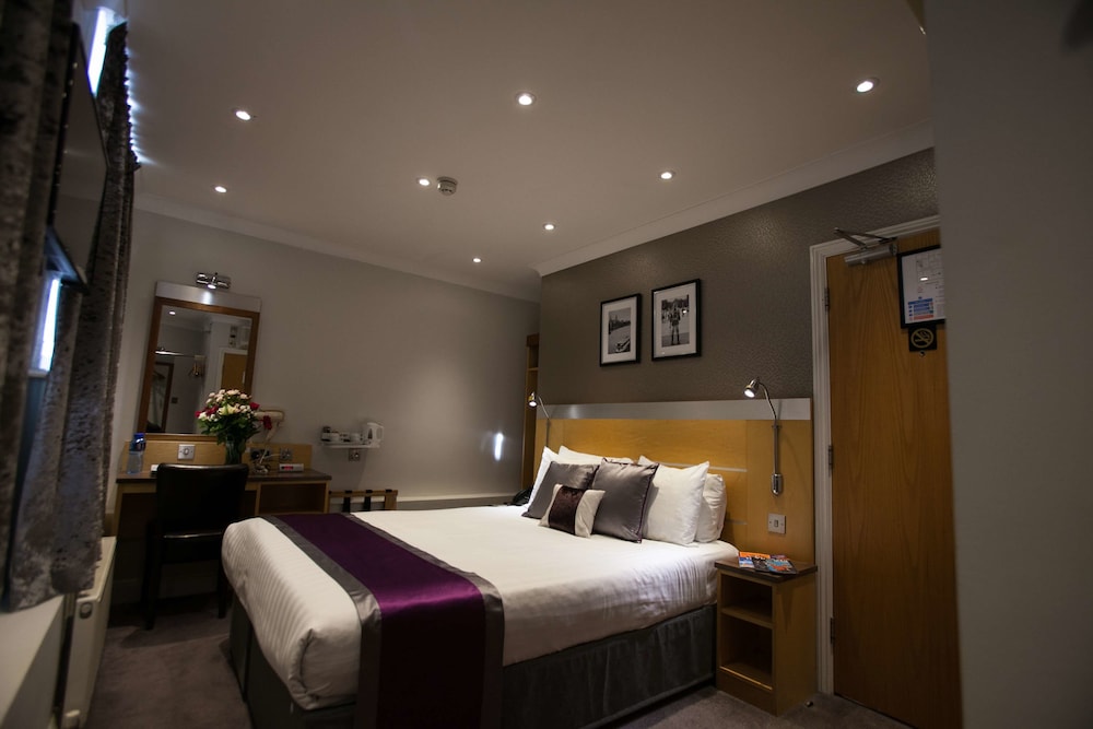 Suite, 1 Queen Bed, Kitchen, Ground Floor (with Sofabed) photo 3