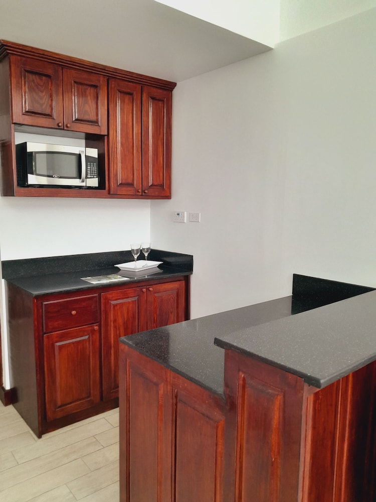 MiddleHam Suite photo 3