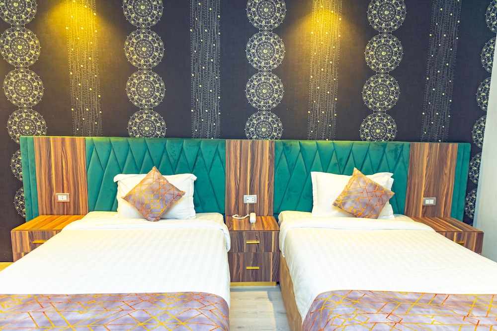 Deluxe Double or Twin Room - Photo 6