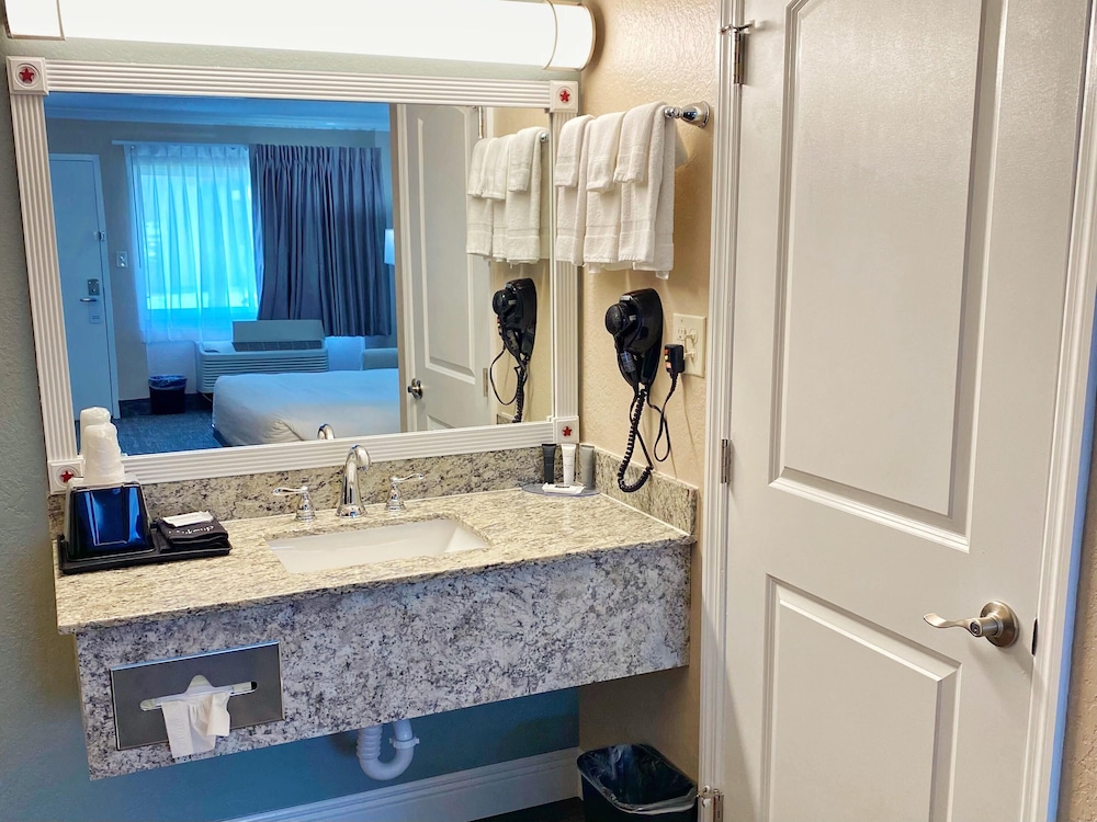 Premium Room, 2 Queen Beds, Ground Floor - Photo 5