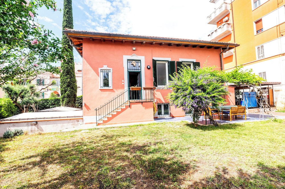 Lovely 2Br House In Beautiful Green Area (Via Ambrogio Traversari 104)
